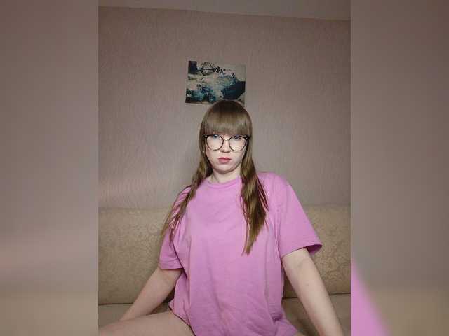 Fotografie LilyCandy Welcome to my room. My name is Julia. Don't forget to put love and subscribe *In addition to privates, I go to a group (60tknmin). The strongest vibration is 222tkn