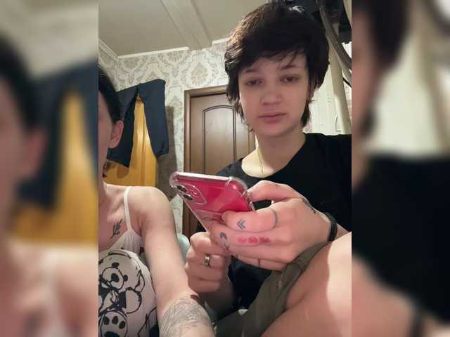 Snímky obrazovky vysielania -Tender-Lioness-