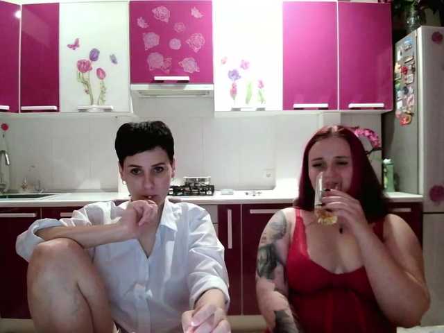 Snímky obrazovky vysielania -TwiXXX-