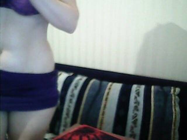 Snímky obrazovky vysielania Abbi-love