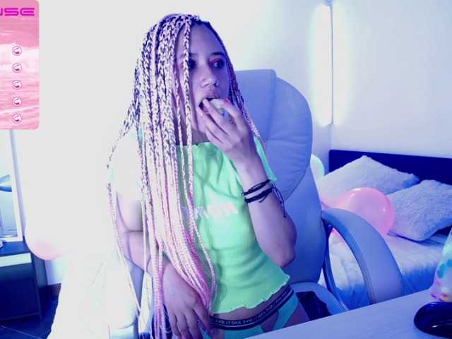 Snímky obrazovky vysielania abby-deep