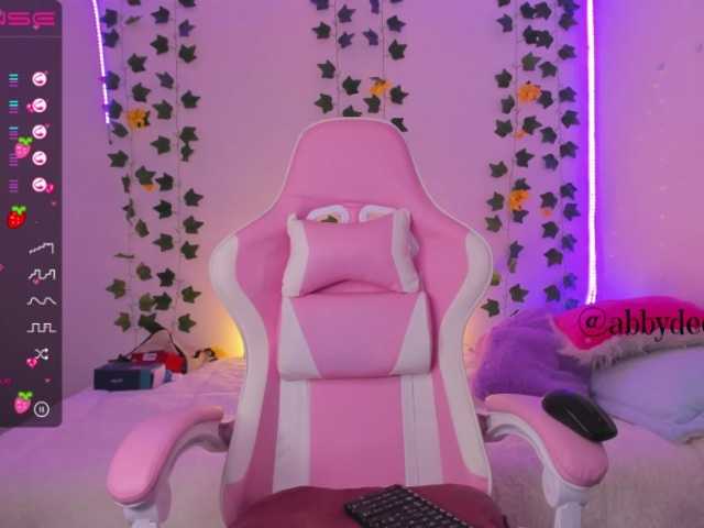 Snímky obrazovky vysielania abby-deep