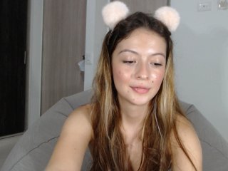 Snímky obrazovky vysielania AbellaJade