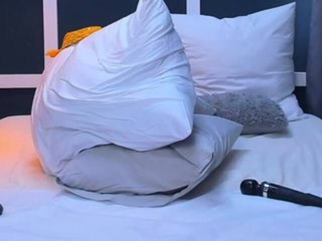 Snímky obrazovky vysielania AdalynaBlair