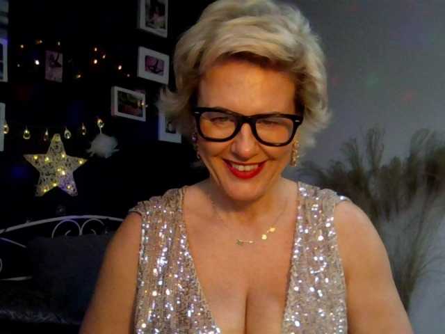 Fotografie AdeleMILF69 Anything u want, naked in exclusive chat only, dance and tease in pvt or more just ask :)