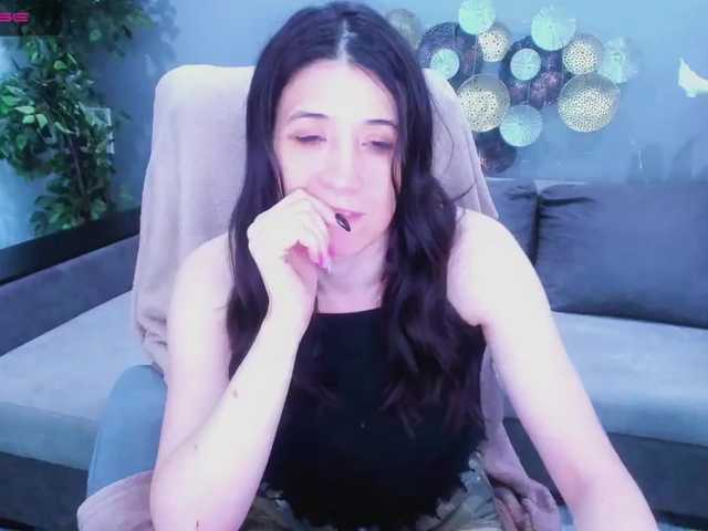 Snímky obrazovky vysielania AdellinaBlack