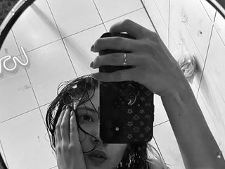 Erotický videohovor Adri-curly