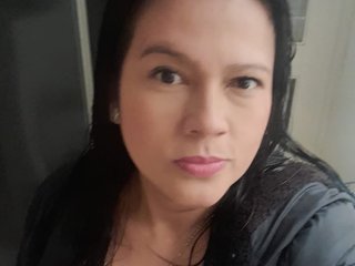 Erotický videohovor Adriana-Rodriguez