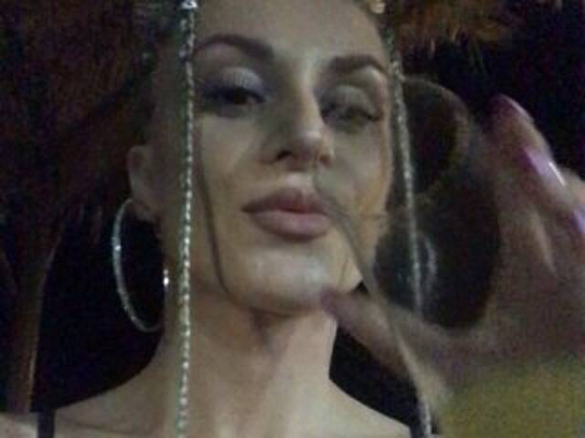 Snímky obrazovky vysielania Aimee-25