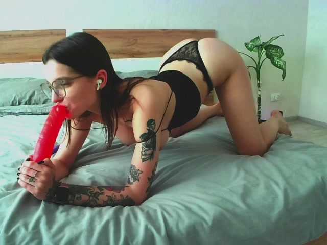 Fotografie ALAN-TATTY want to play with you) pvt is on) undress me for 150 tokens)