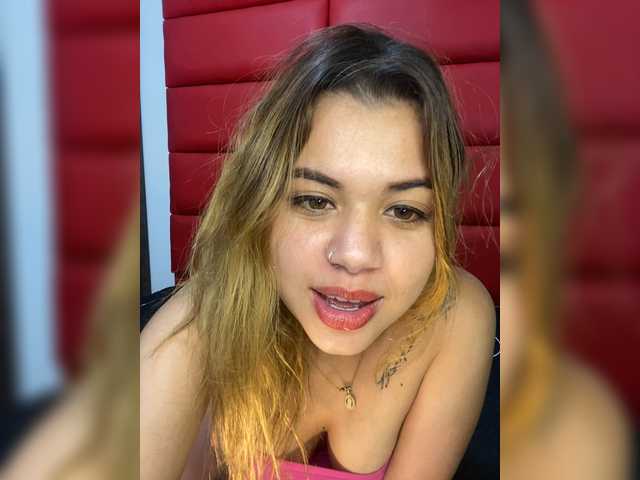 Snímky obrazovky vysielania Alana-Foxx