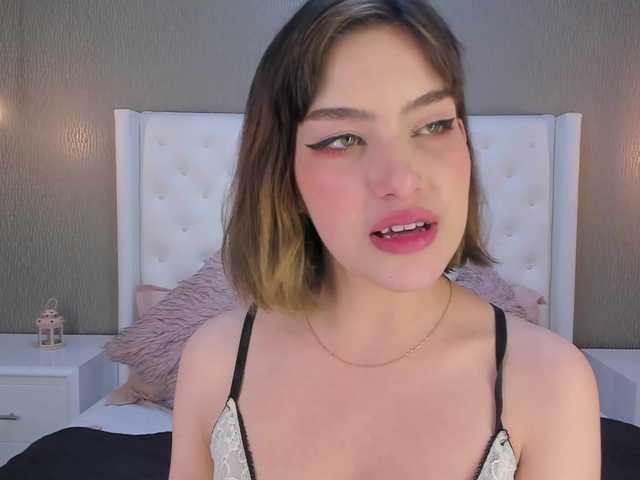 Snímky obrazovky vysielania AlegnaTaylor