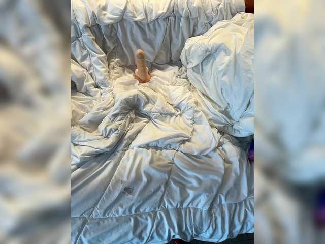 Snímky obrazovky vysielania Cheeky_baby