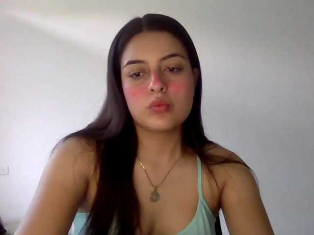 Snímky obrazovky vysielania AlexaReyes20