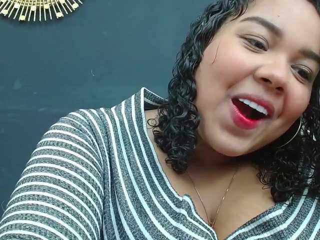 Snímky obrazovky vysielania AlexaStone1