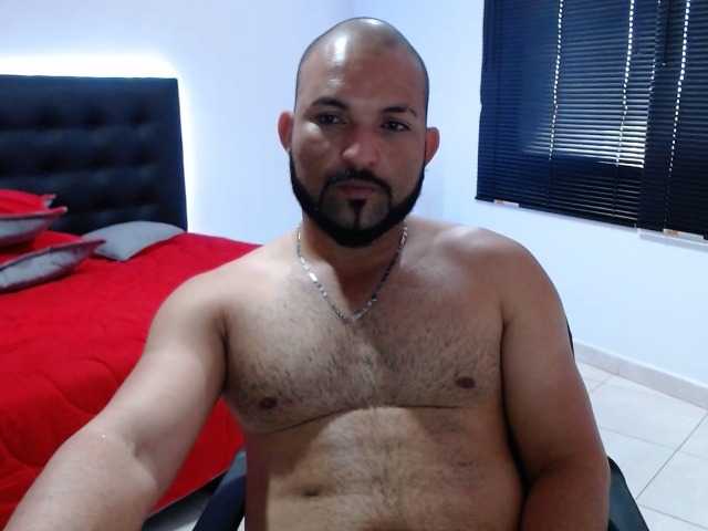 Snímky obrazovky vysielania AlexaYDwayne