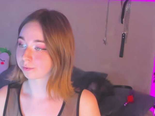 Snímky obrazovky vysielania AlexisSky
