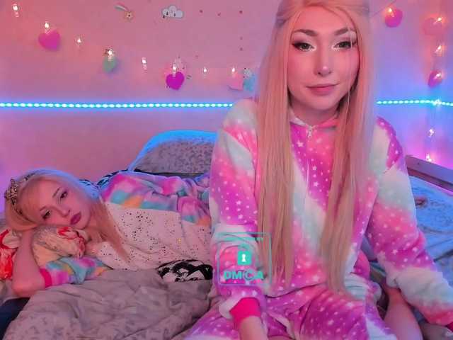 Snímky obrazovky vysielania HornyBunnys