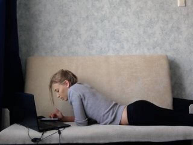 Snímky obrazovky vysielania Alice88888