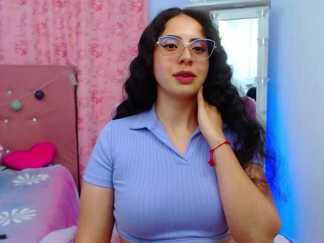 Snímky obrazovky vysielania AliciaMarquez