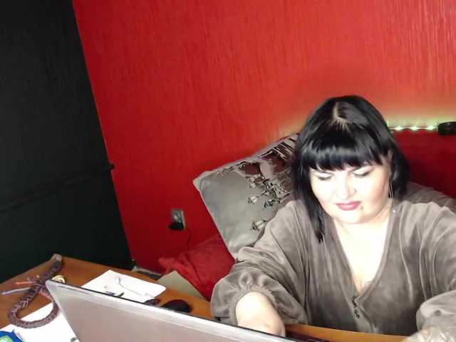 Snímky obrazovky vysielania AliraDom