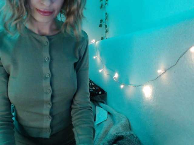 Fotografie Alisa-Nora hi im Alisa * favorite vib 25 50 88 181* when i feeel good -you will see me naked and squirt* want me 69*show face 77* snap 888*