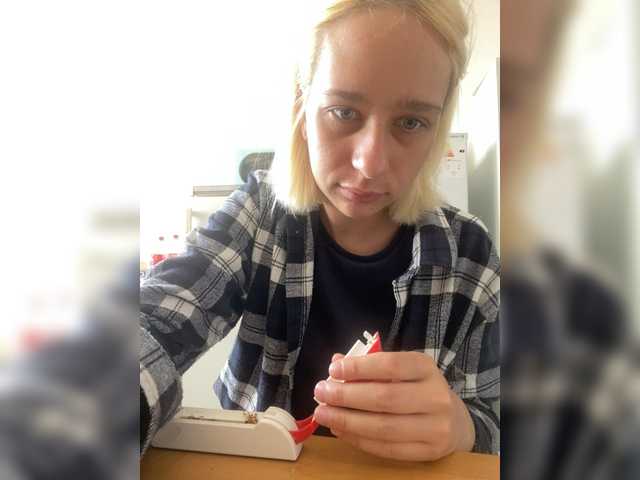 Snímky obrazovky vysielania Alisaanddevil