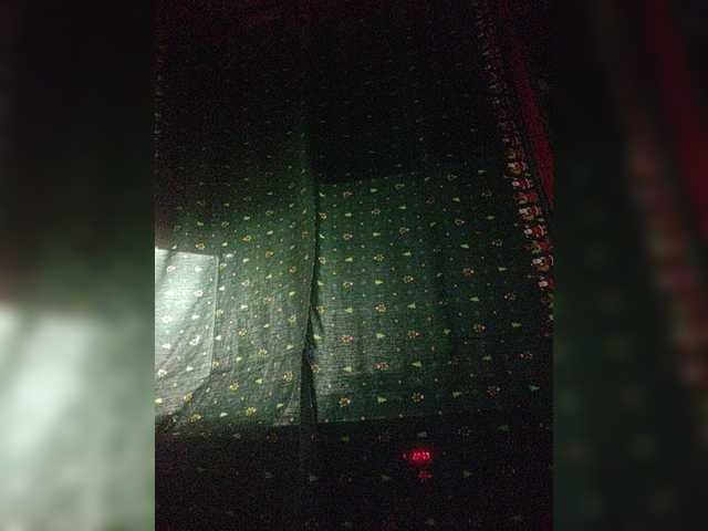 Snímky obrazovky vysielania AlisaKisaa