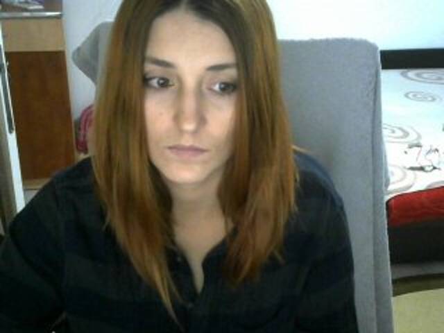 Snímky obrazovky vysielania alishallovexx