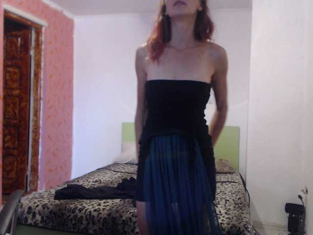 Snímky obrazovky vysielania alishallovexx