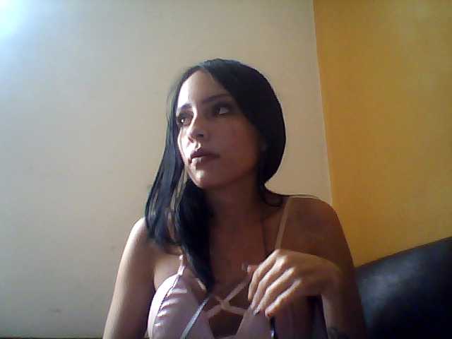 Snímky obrazovky vysielania AlisonBeaker2