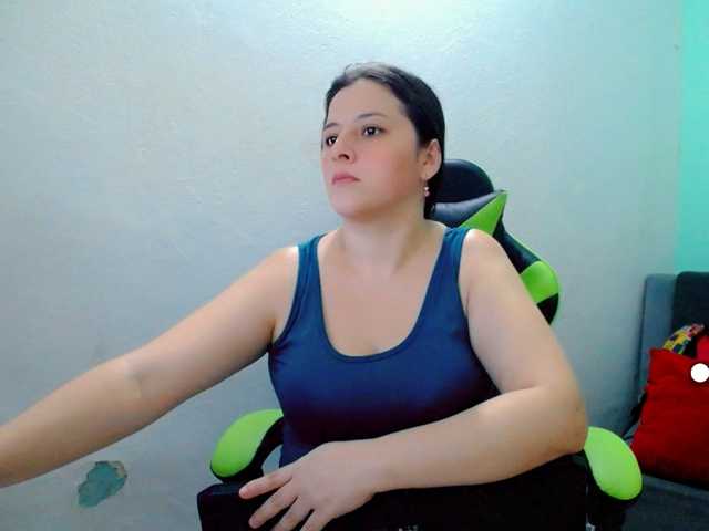 Snímky obrazovky vysielania allisonbaby