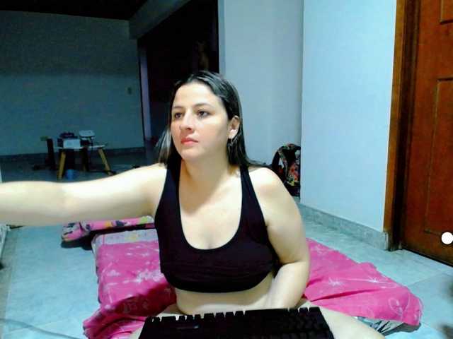 Snímky obrazovky vysielania allisonbaby