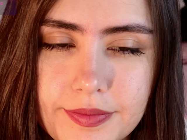 Snímky obrazovky vysielania AllisonPalmer