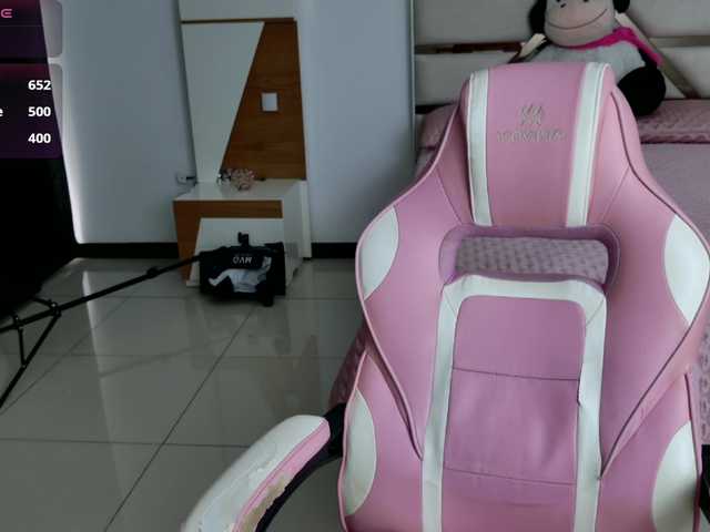 Snímky obrazovky vysielania AllisonPalmer