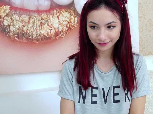 Snímky obrazovky vysielania AllizeBlanc