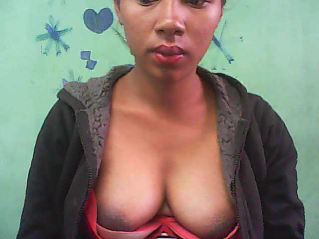 Snímky obrazovky vysielania almapleasure