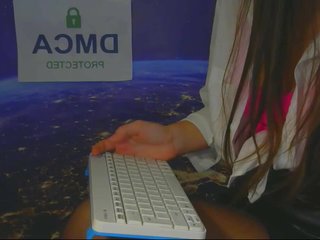 Snímky obrazovky vysielania amazonkaaa