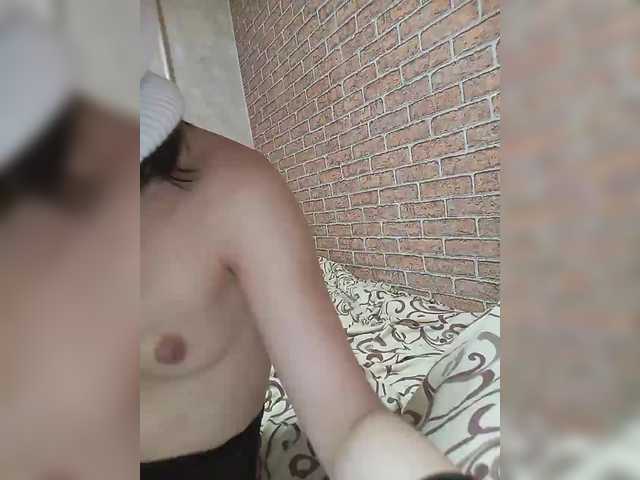 Snímky obrazovky vysielania AMEyMolly