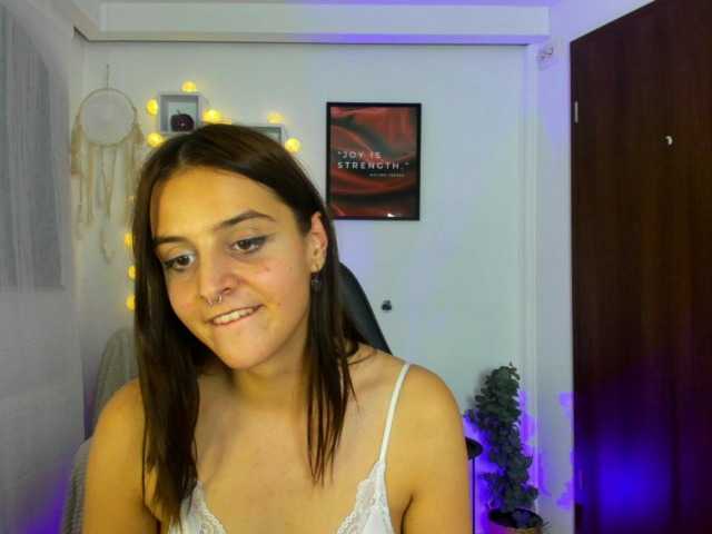 Fotografie Amy-Kush Hi !Im a #new and #naughty #teen here. . Join me for some fun