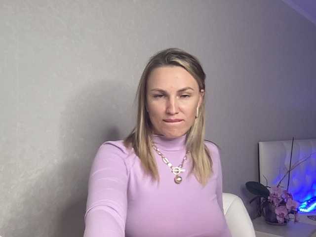 Snímky obrazovky vysielania AmyAirKiss