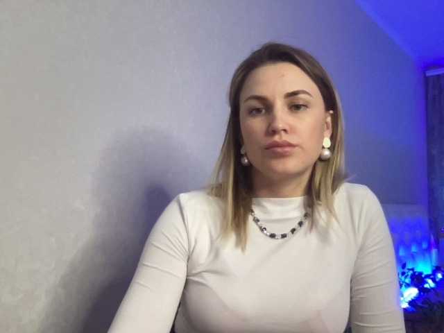 Snímky obrazovky vysielania AmyAirKiss