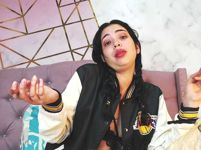 Snímky obrazovky vysielania AmyLogan