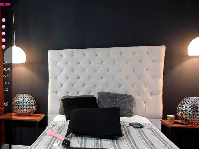 Snímky obrazovky vysielania AmyRosse1