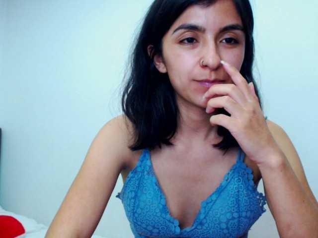 Snímky obrazovky vysielania AnahiBrowns