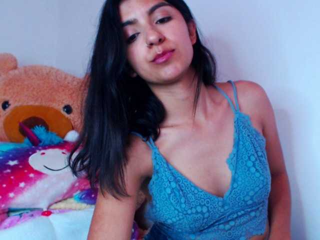 Snímky obrazovky vysielania AnahiBrowns