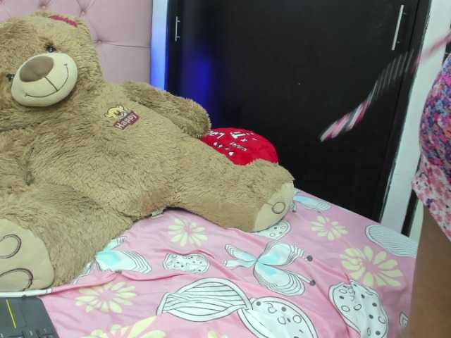 Snímky obrazovky vysielania AndreaDuque