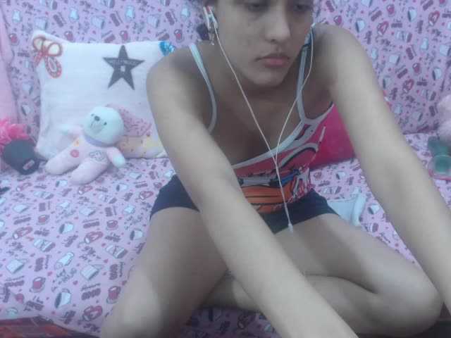 Snímky obrazovky vysielania Andrearomer