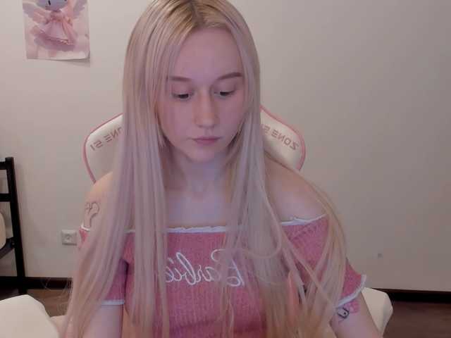 Snímky obrazovky vysielania AngelicBaby
