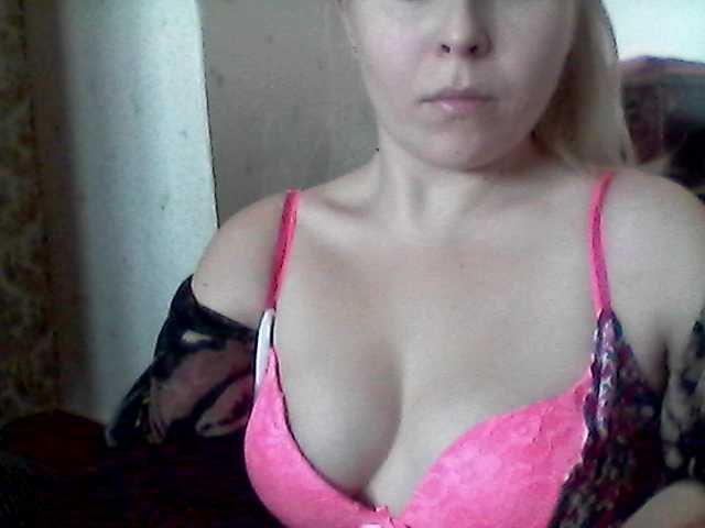 Snímky obrazovky vysielania AngelinaOGirl